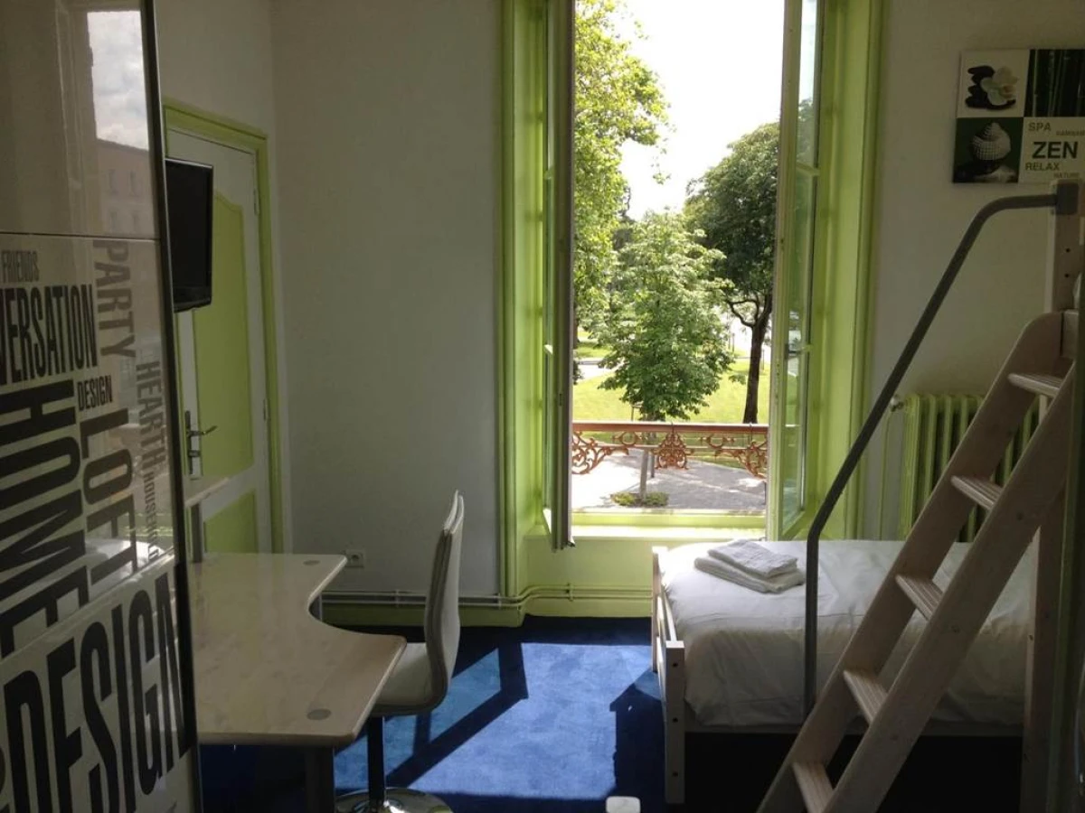 Hotel Couleurs Sud Centre-ville Gare Charleville-M - Bonjour Fun