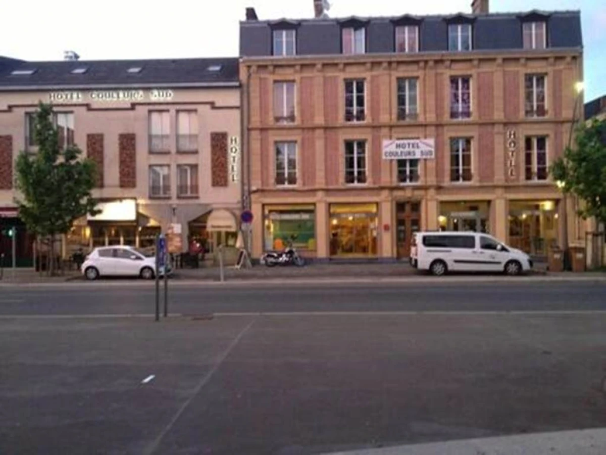 Hotel Couleurs Sud Centre-ville Gare Charleville-M - Bonjour Fun
