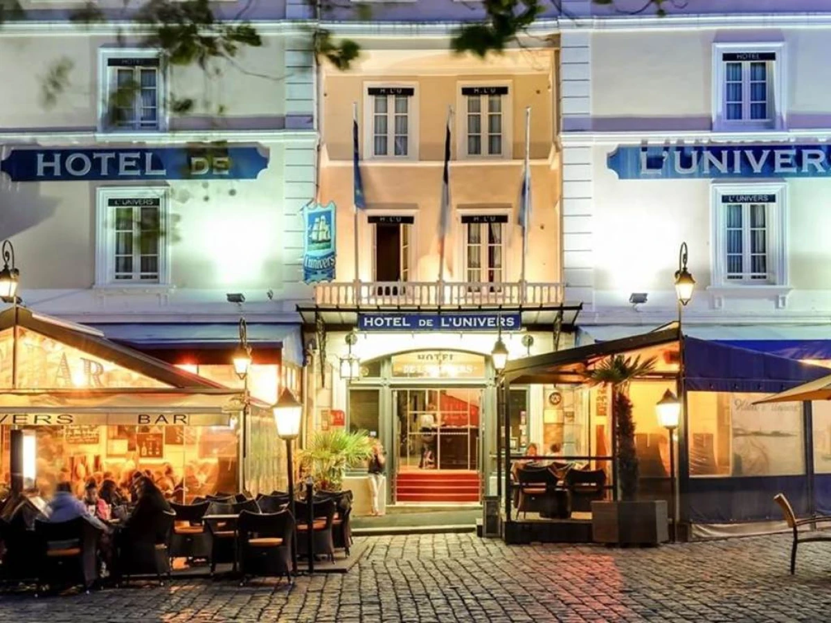 Hotel De L'univers - Bonjour Fun