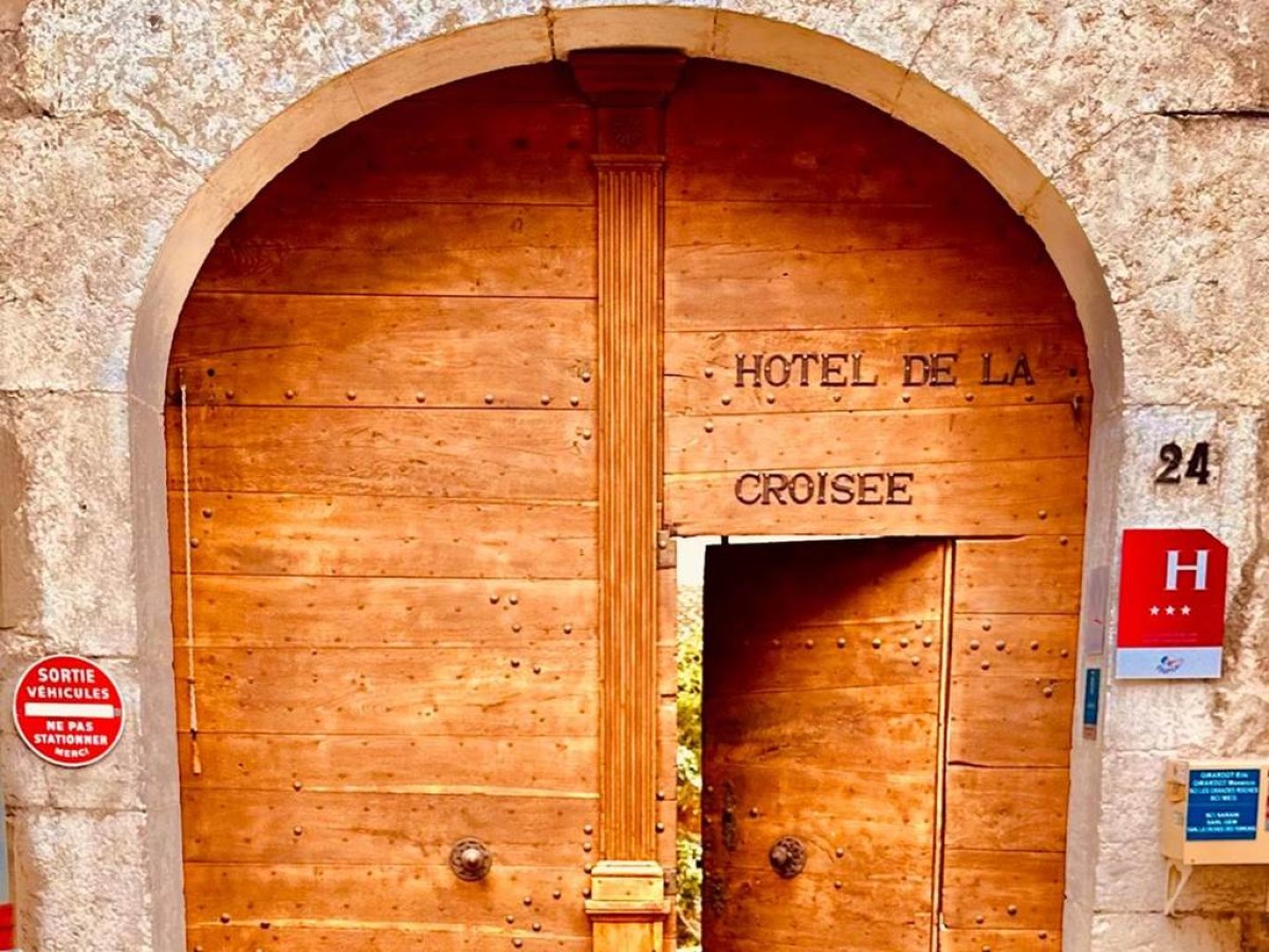 Hotel De La Croisée - Bonjour Fun
