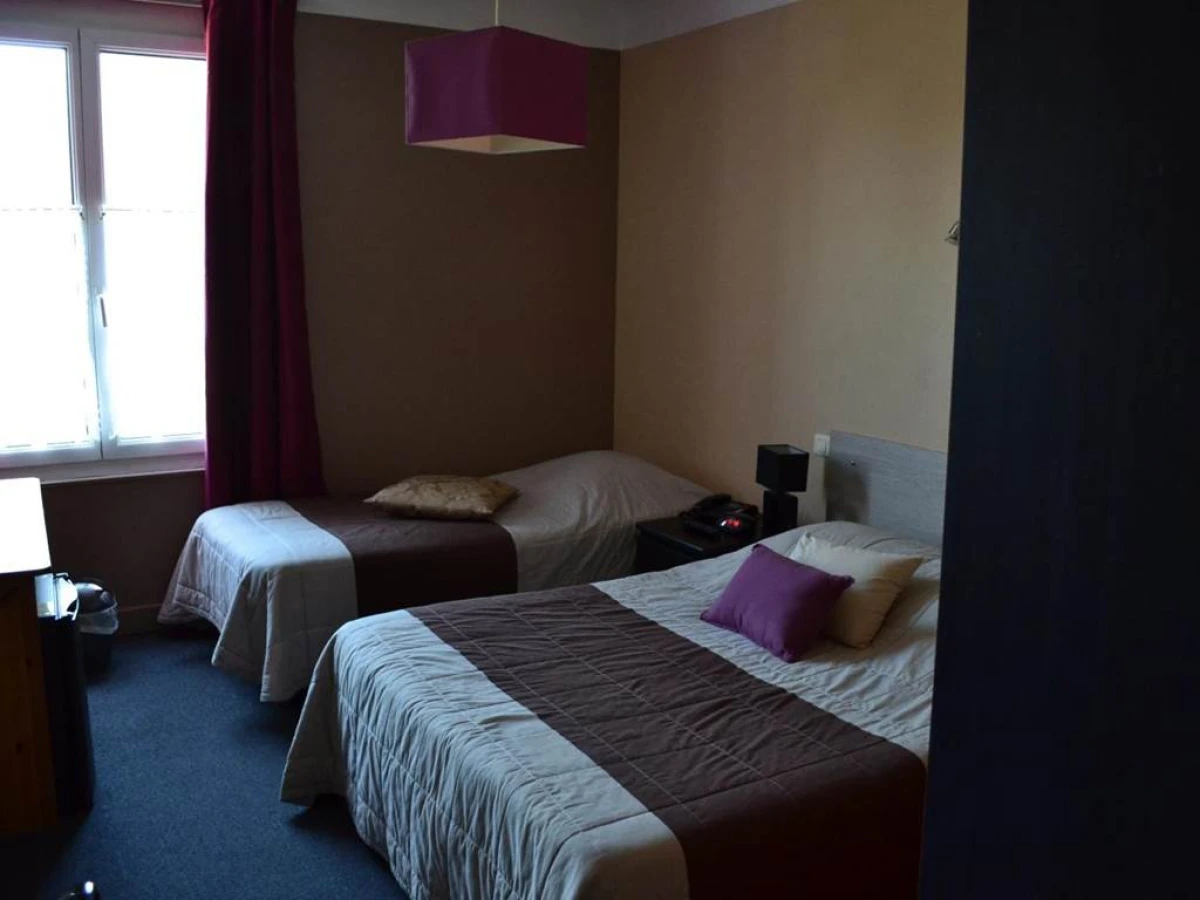 Hotel De La Paix - Bonjour Fun