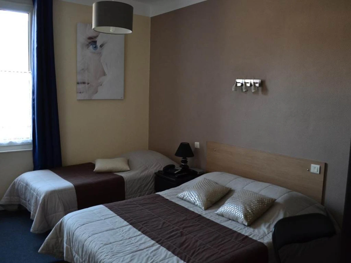 Hotel De La Paix - Bonjour Fun