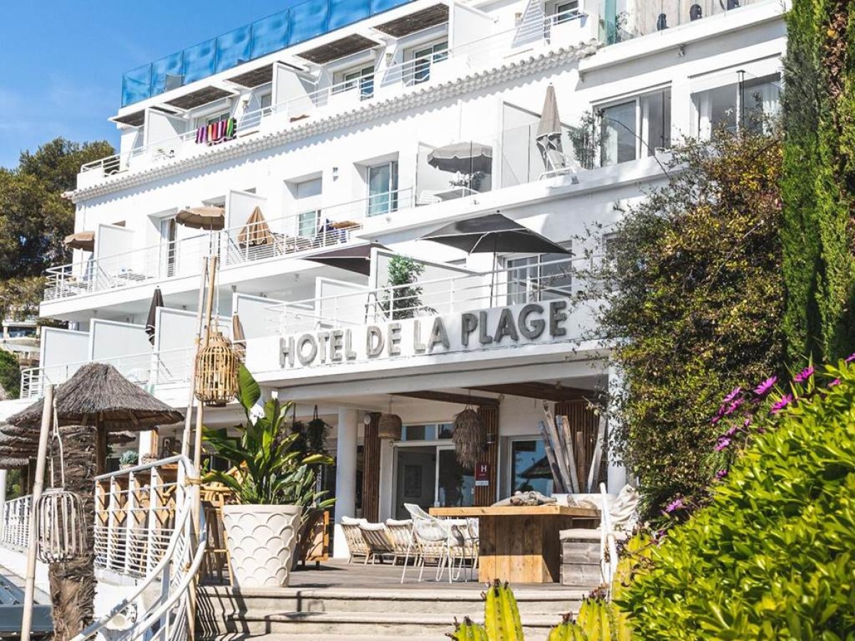Hotel de La Plage - Mahogany - Bonjour Fun