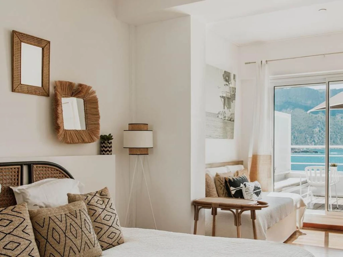 Hotel de La Plage - Mahogany - Bonjour Fun
