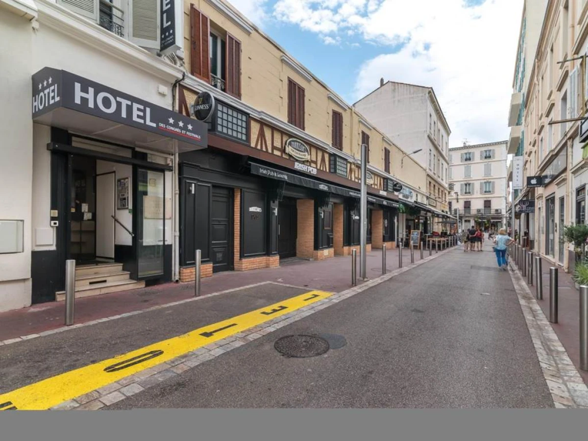 Hotel des Congrès et Festivals - Bonjour Fun