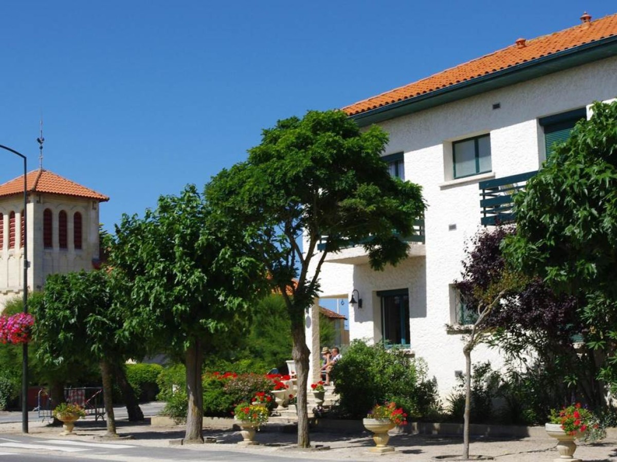 Hotel des Pins - Bonjour Fun