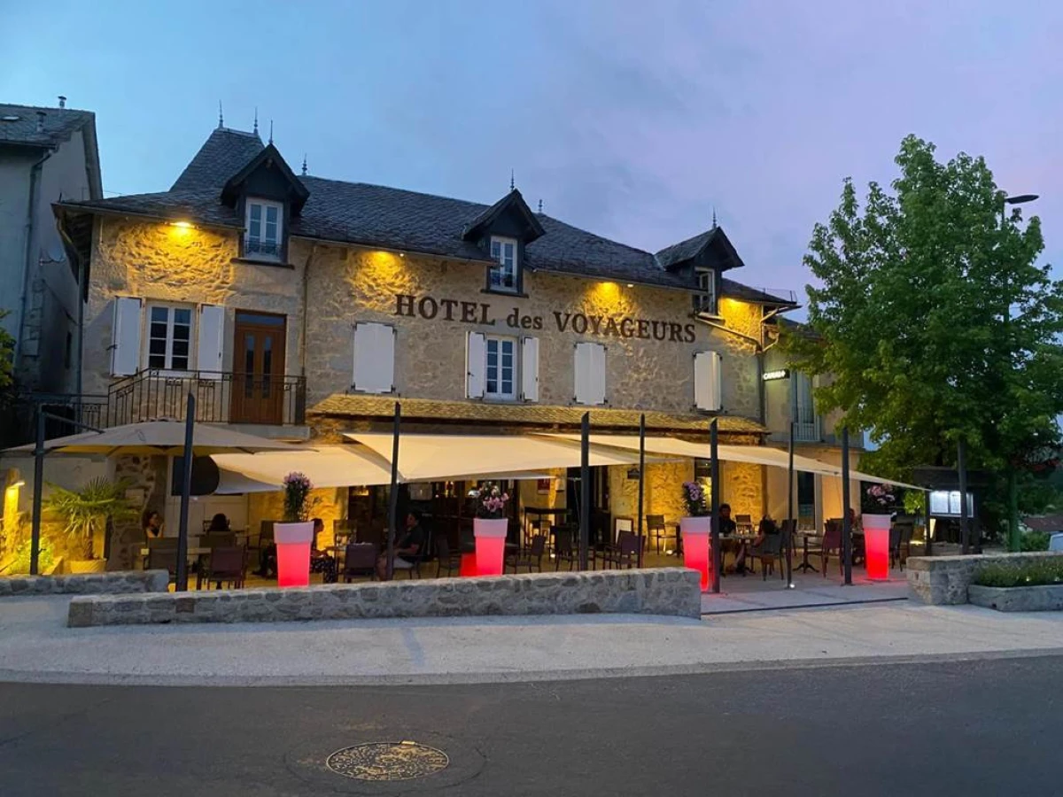 Hotel Des Voyageurs - Bonjour Fun