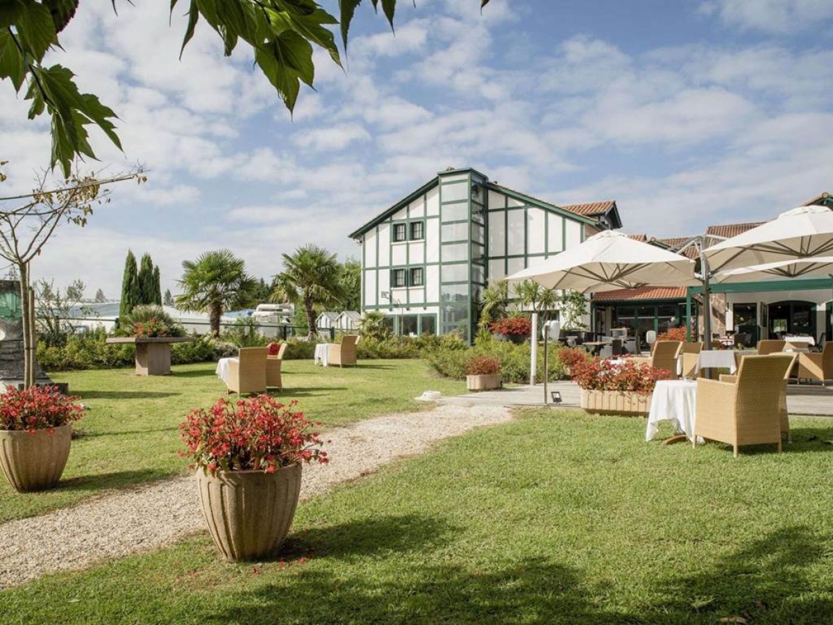 Hotel Donibane Saint-Jean-de-Luz - Bonjour Fun