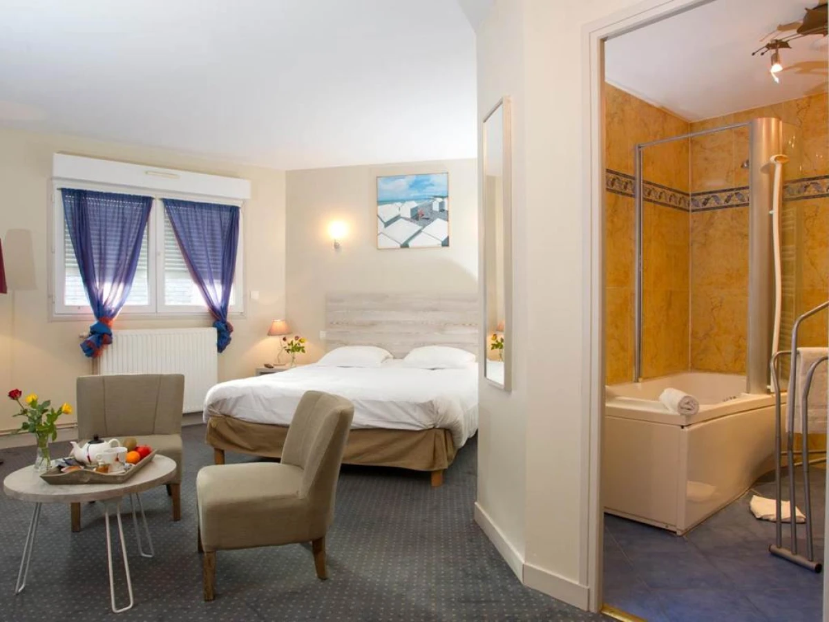 Hotel du Port et des Bains - Bonjour Fun