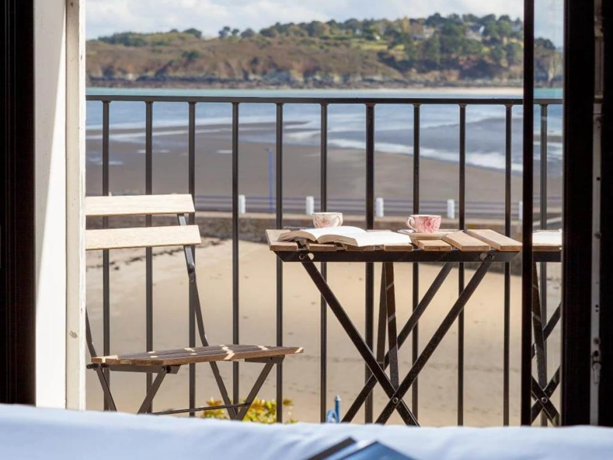 Hotel du port - Bonjour Fun