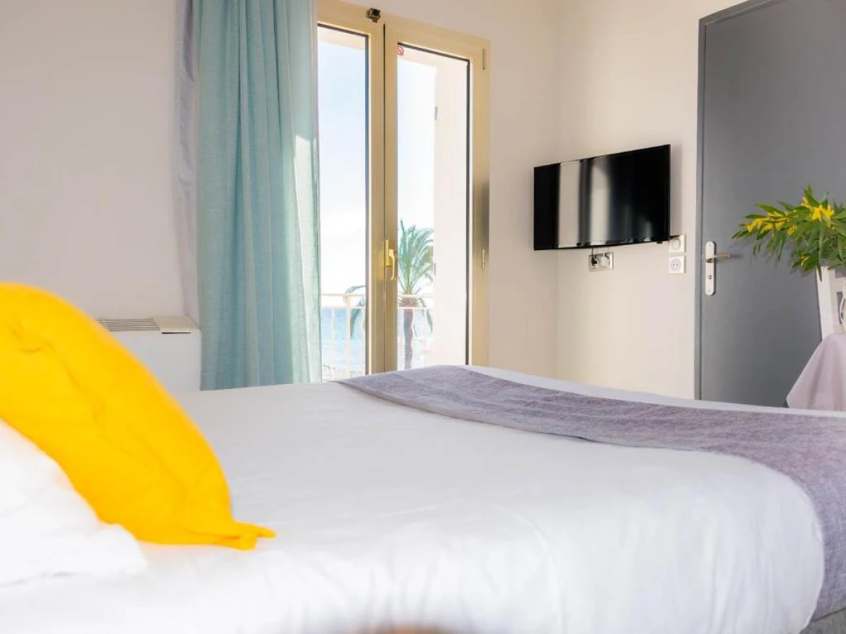 Hotel et Appartements Reine D'Azur - Bonjour Fun