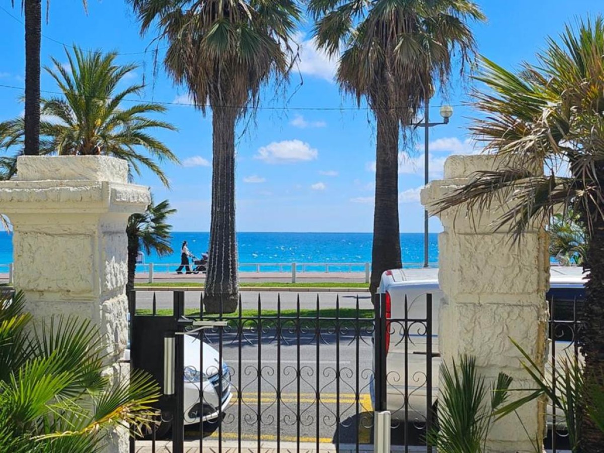Hotel Flots d'Azur Promenade des Anglais - Bonjour Fun