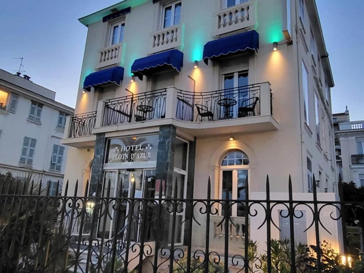 Hotel Flots d'Azur Promenade des Anglais - Bonjour Fun