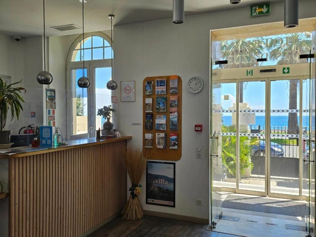 Hotel Flots d'Azur Promenade des Anglais - Bonjour Fun