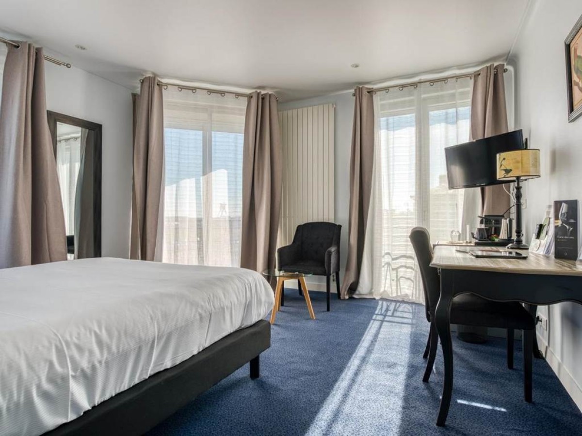 Hotel Le Berry Saint-Nazaire - Bonjour Fun