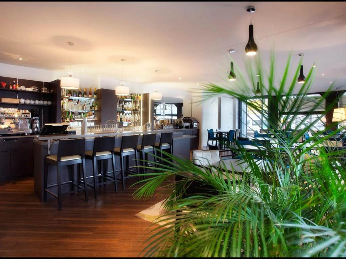 Hotel Le Berry Saint-Nazaire - Bonjour Fun
