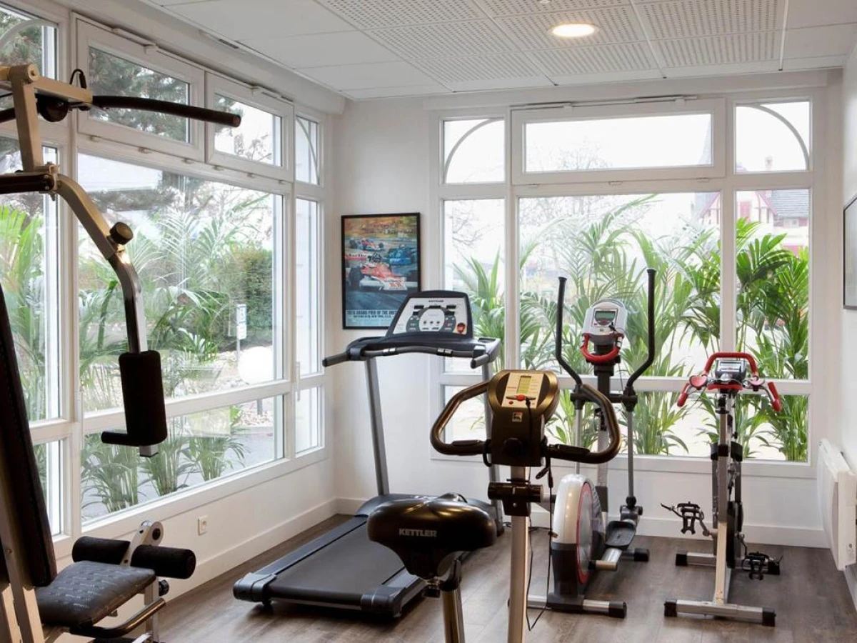 Hotel Le Bugatti - Bonjour Fun