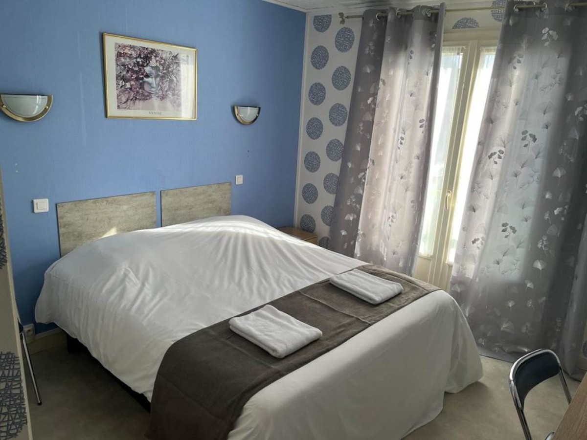 Hôtel Le Lyon Vert Commentry - Bonjour Fun