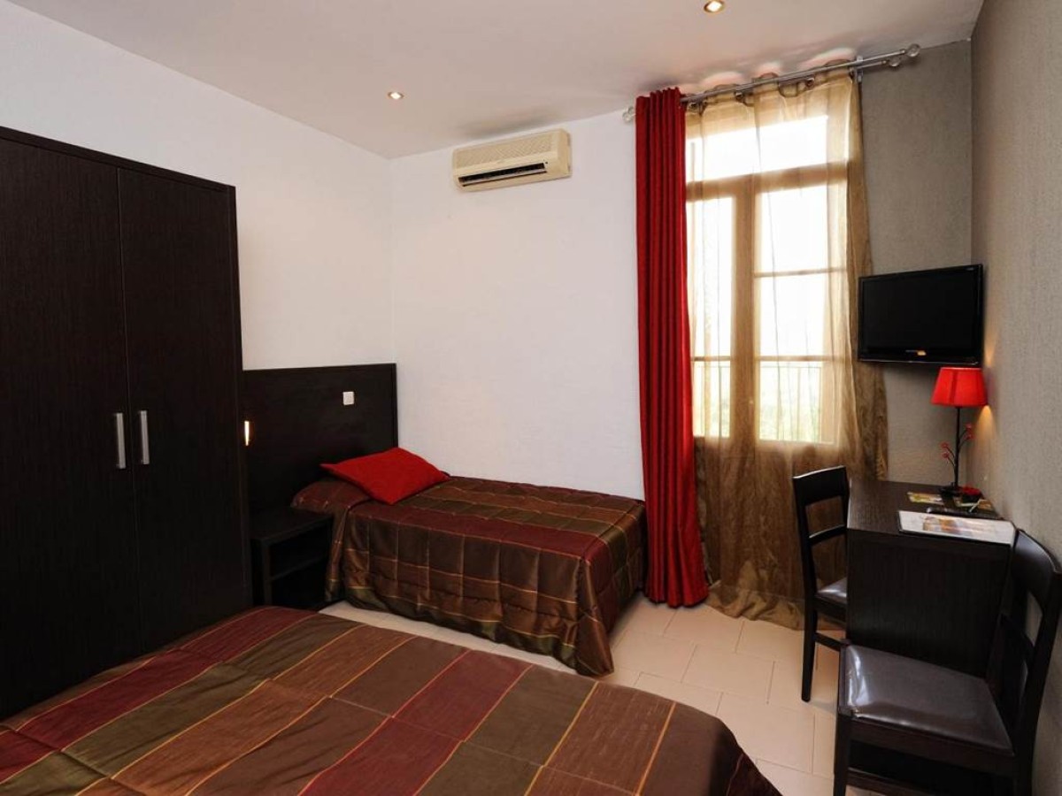 Hotel Le Tourisme - Bonjour Fun