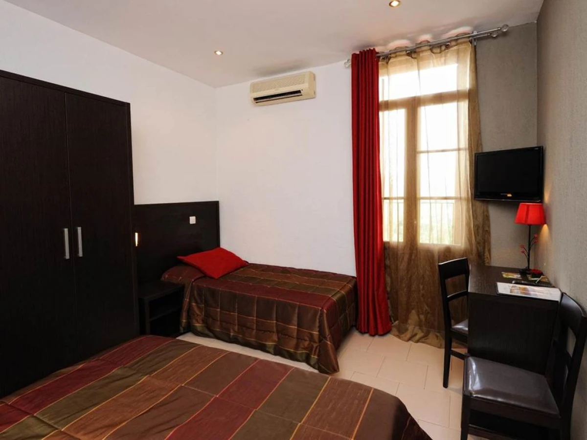 Hotel Le Tourisme - Bonjour Fun