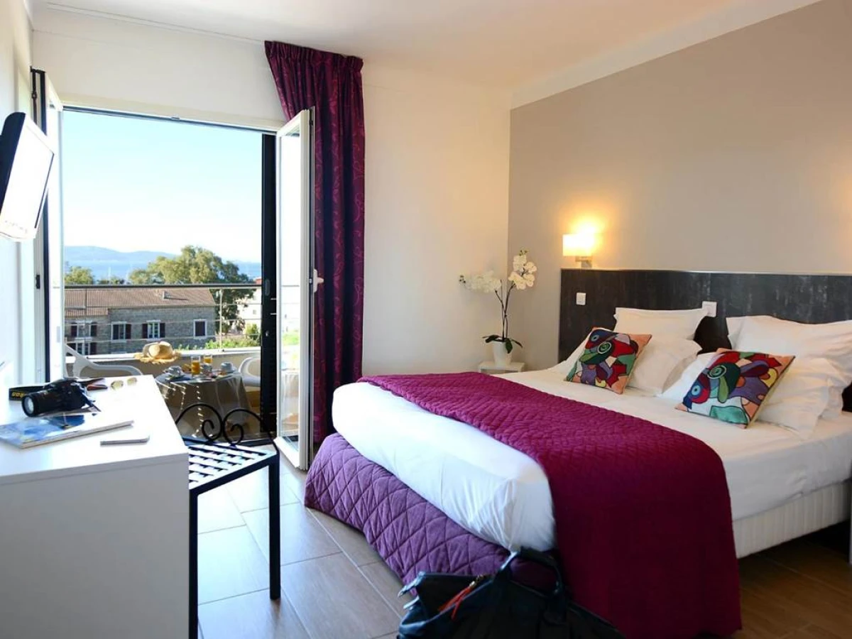 Hotel Les Eucalyptus - Bonjour Fun