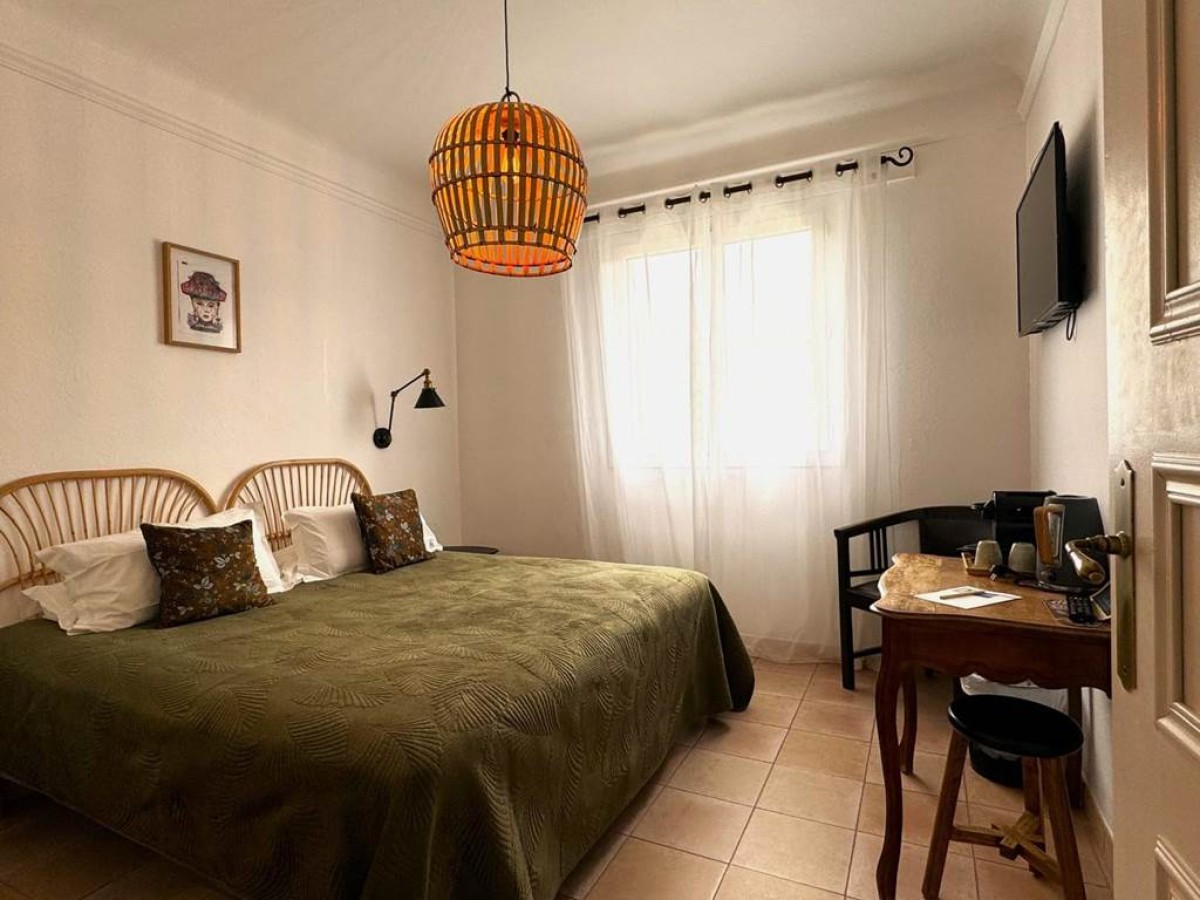 Hotel Les Flots Bleus - Bonjour Fun