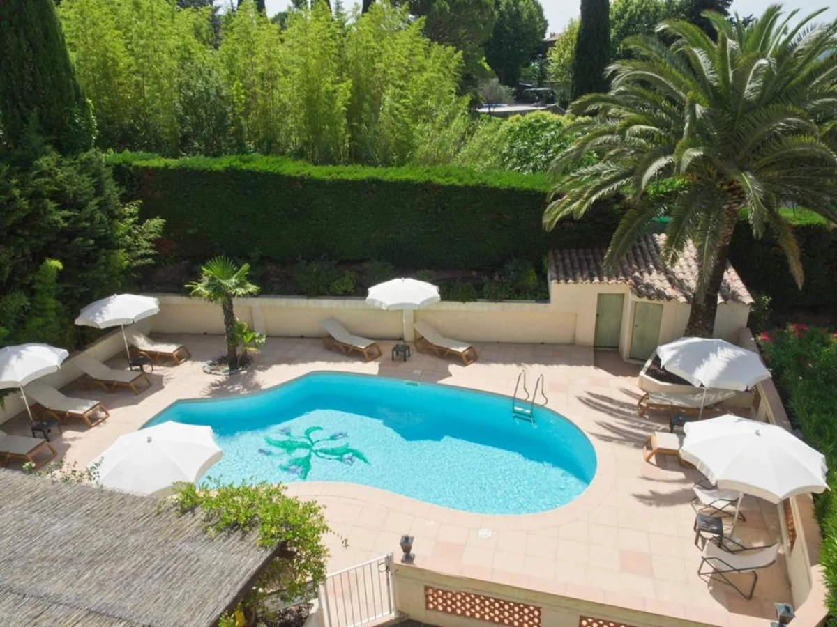 Hotel Les Oliviers - Bonjour Fun