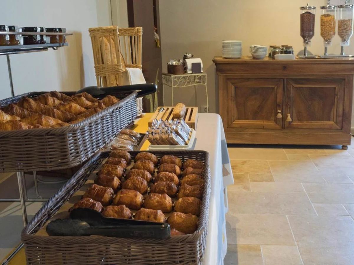 Hotel Les Oliviers - Bonjour Fun