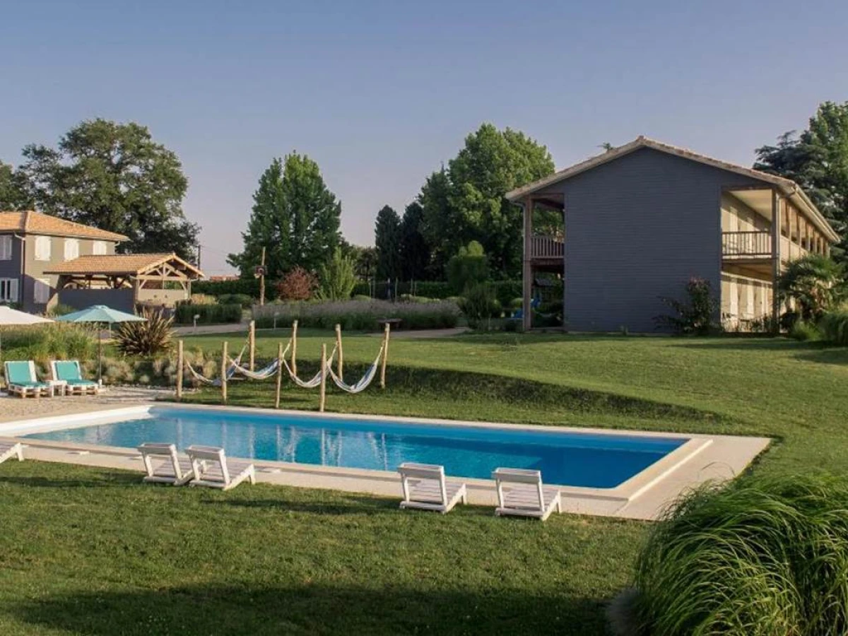 Hotel Lodge La Petite Couronne - Bonjour Fun
