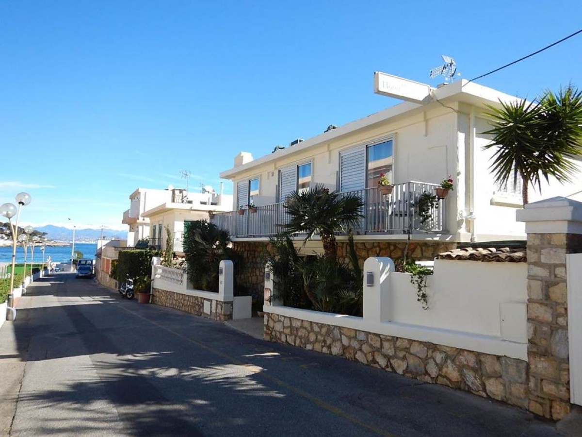 Hotel Miramar- Cap d'Antibes - La Garoupe plage - Bonjour Fun