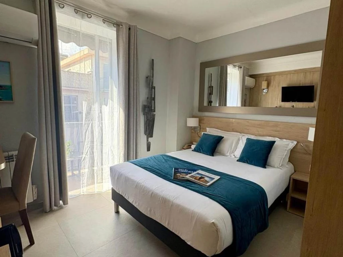 Hotel Miramar- Cap d'Antibes - La Garoupe plage - Bonjour Fun