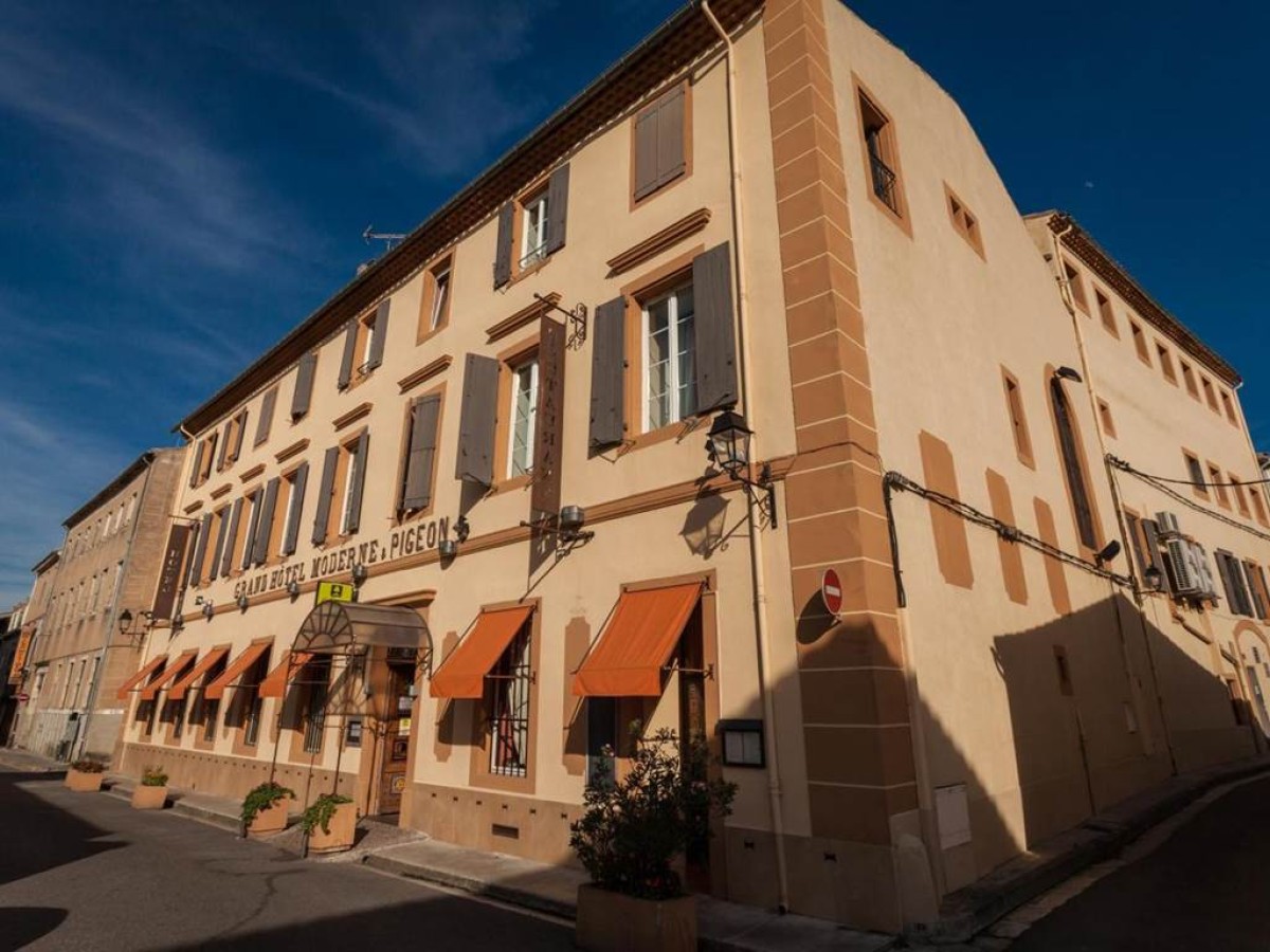 Hotel Moderne Et Pigeon - Bonjour Fun