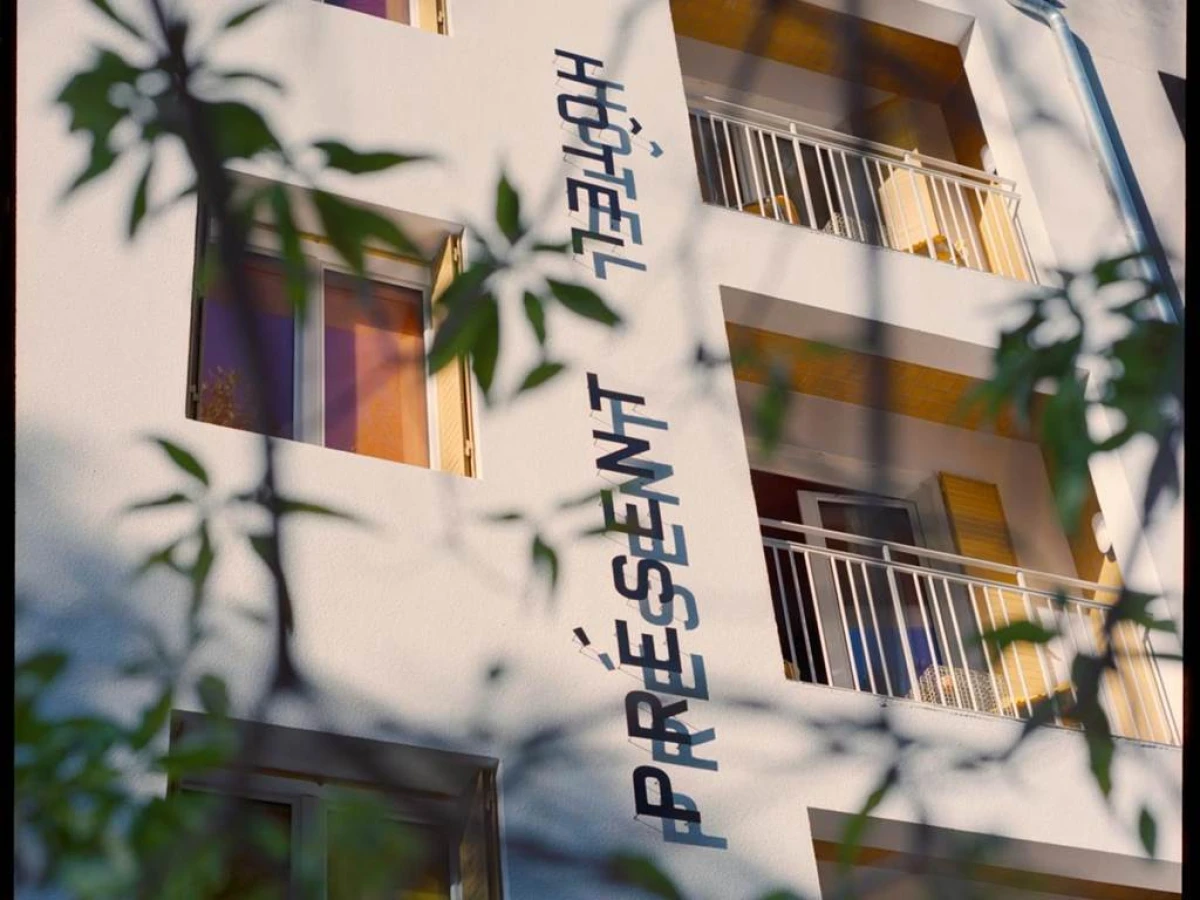 Hôtel Présent - Entrée autonome - Bonjour Fun