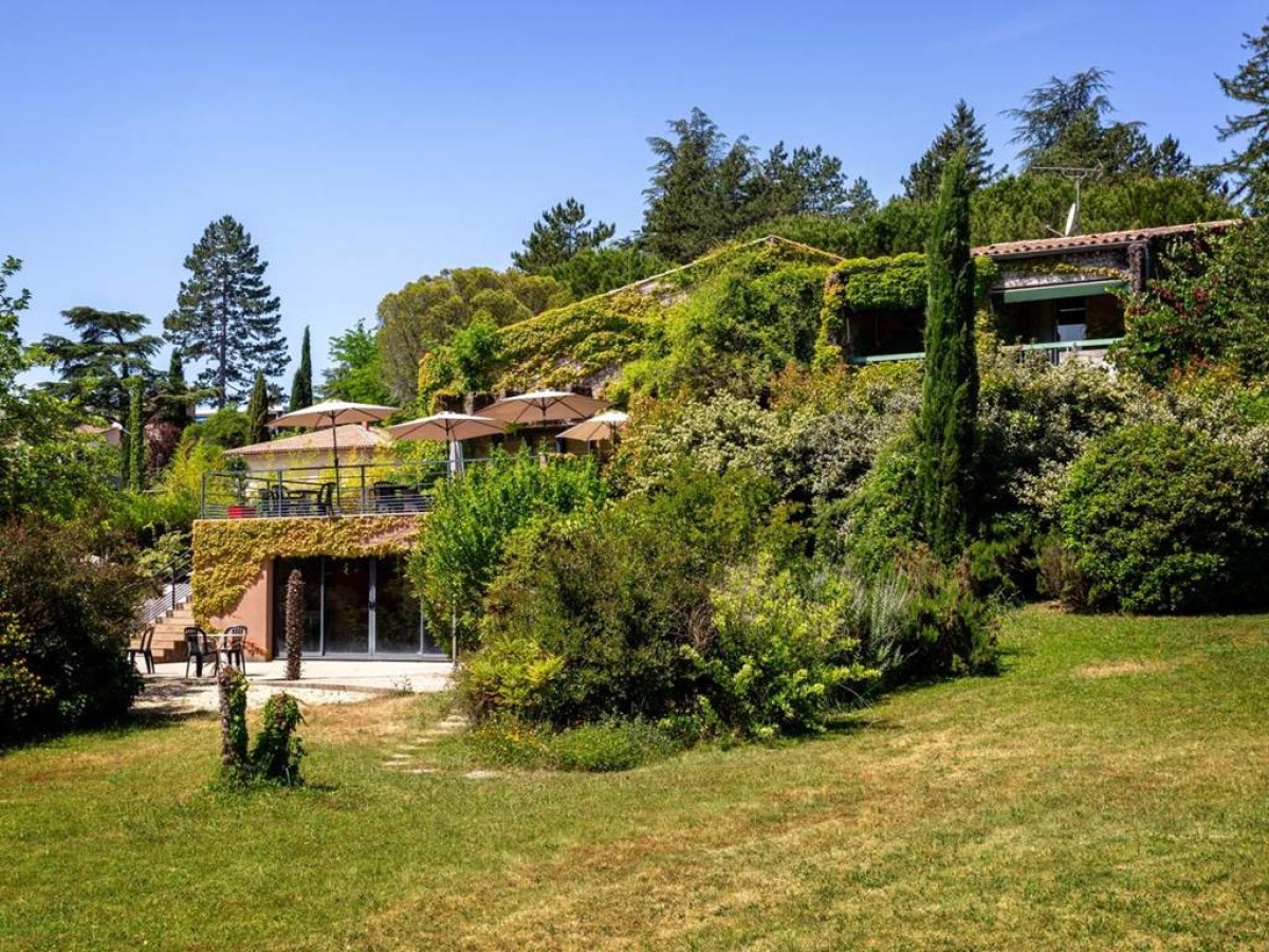 Hôtel & Résidence Lou Paradou Gréoux Les Bains - Bonjour Fun