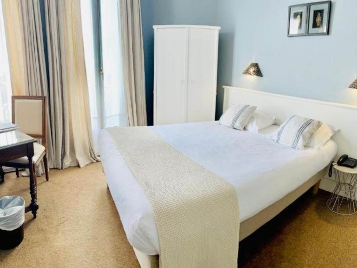 Hotel & Restaurant LE CENTRAL TROUVILLE - Bonjour Fun