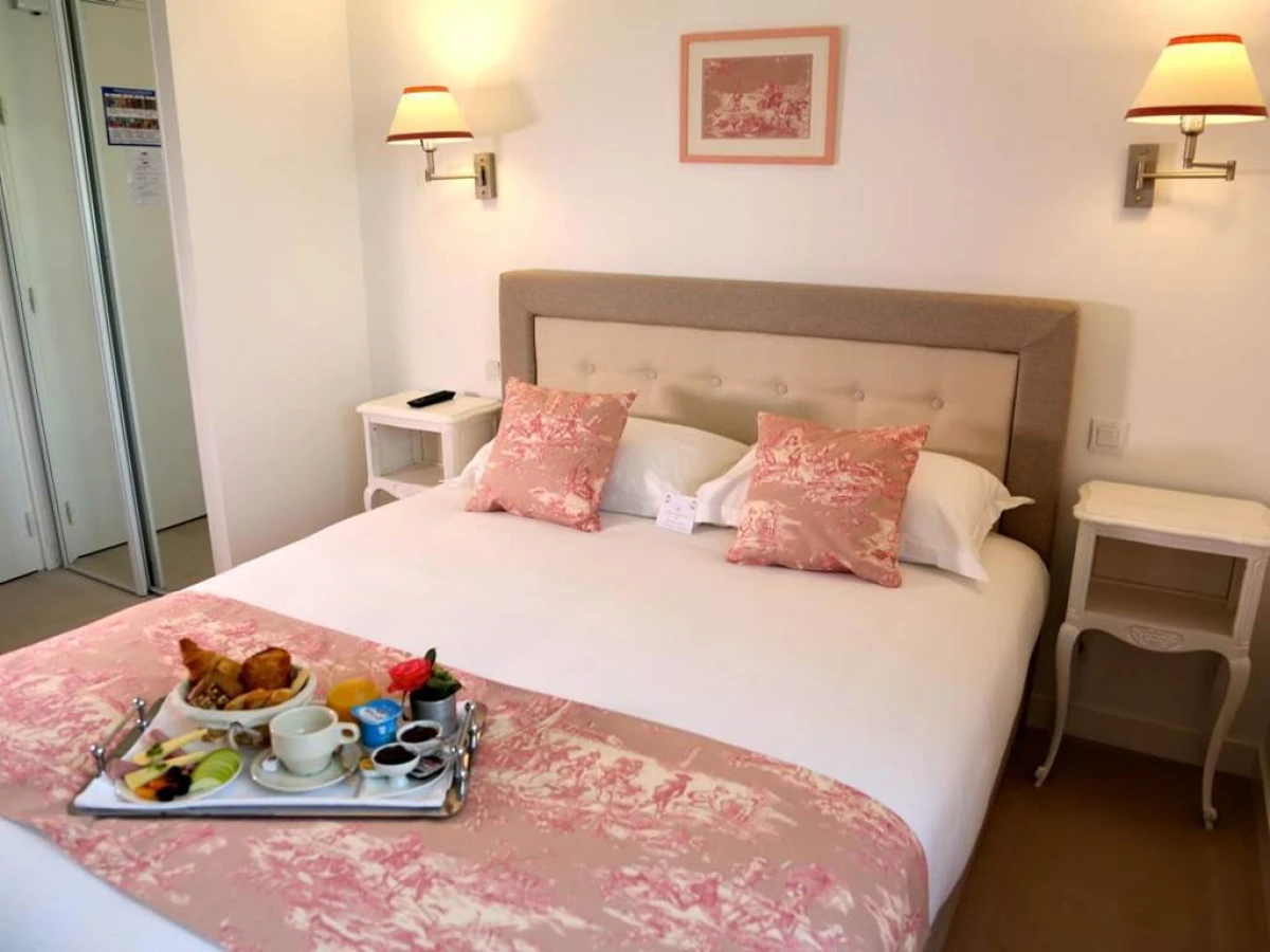 Hotel Restaurant Le Lion d'Or - Bonjour Fun