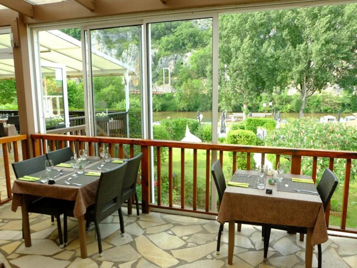 Hôtel Restaurant Les Falaises - Bonjour Fun