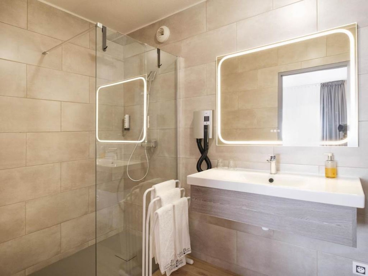 Hotel Tambourin - Bonjour Fun