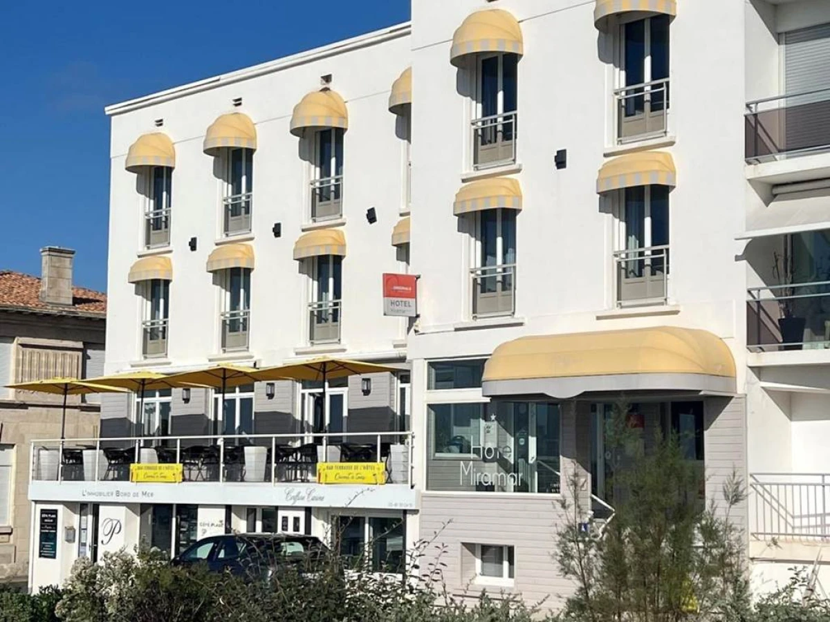 Hôtel The Originals Miramar - Bonjour Fun
