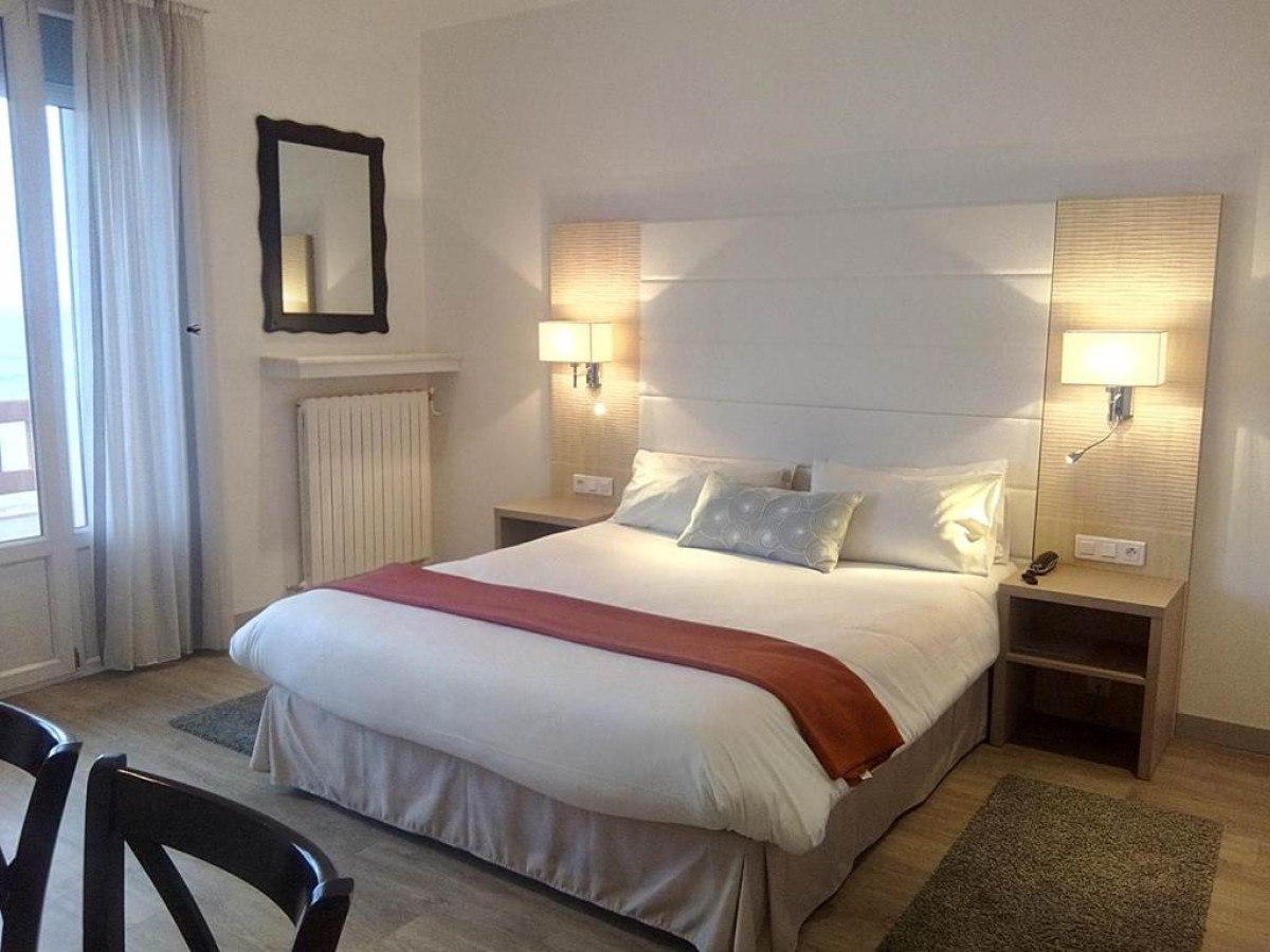 Hotel Uhainak - Bonjour Fun