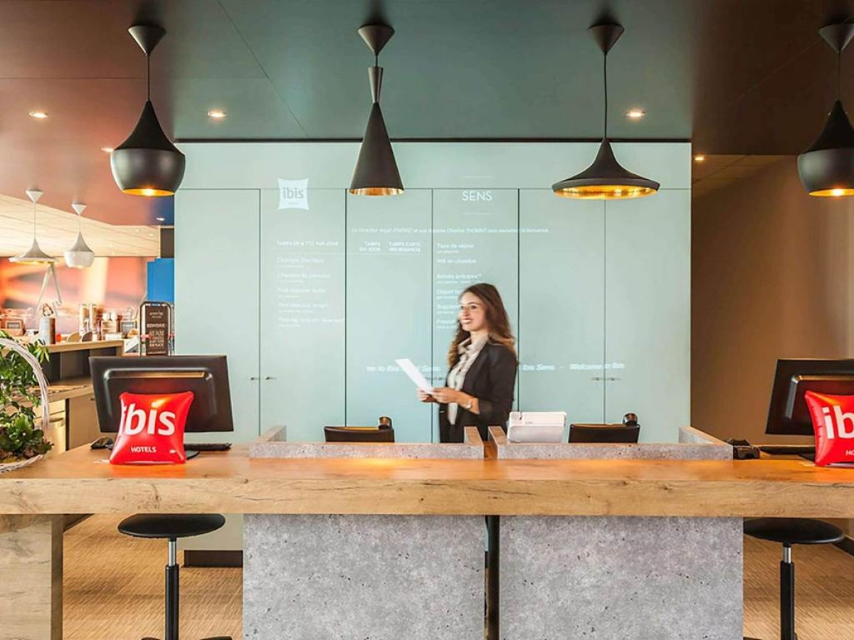 ibis Sens - Bonjour Fun