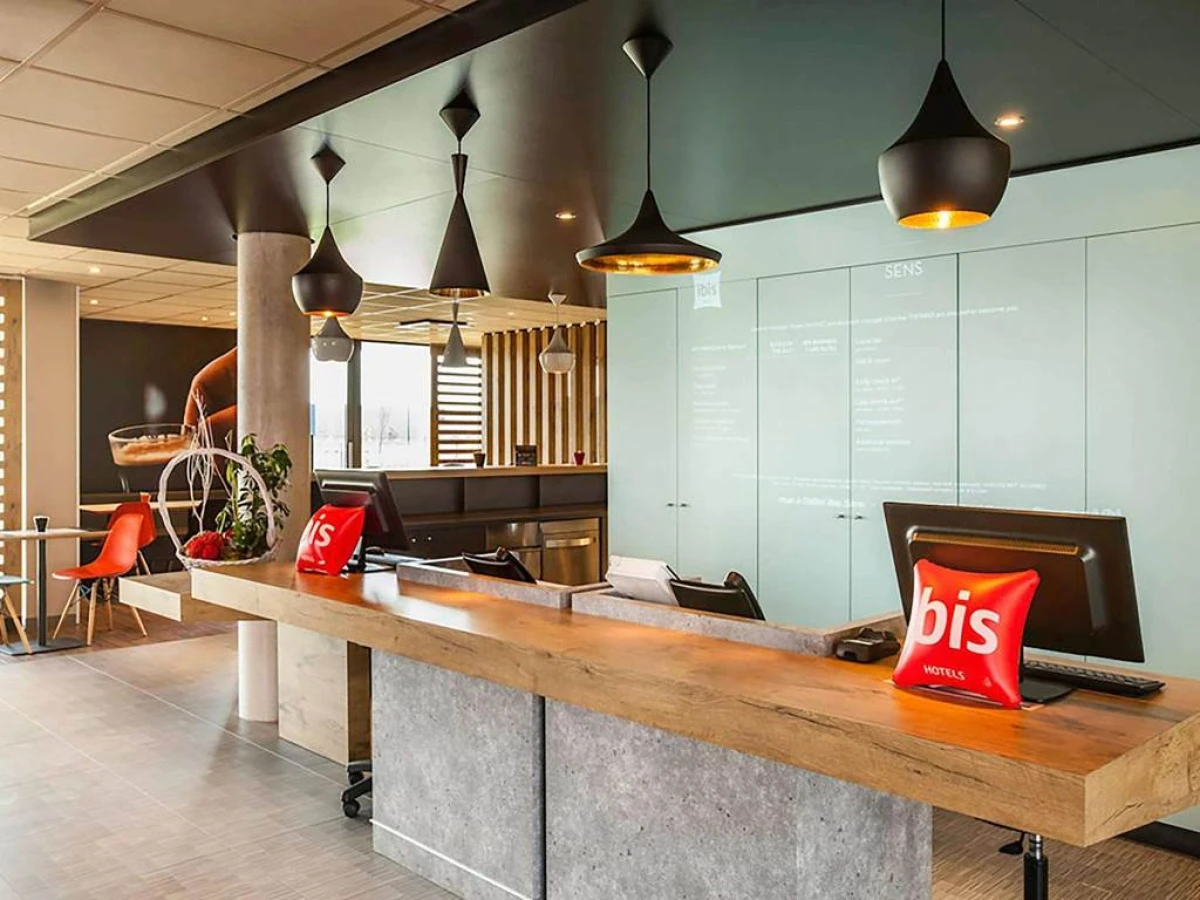 ibis Sens - Bonjour Fun