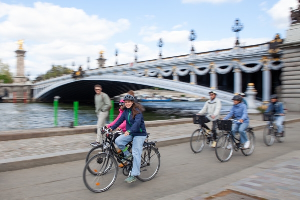 INCONTOURNABLES A VÉLO - Paris le long de la Seine - Bonjour Fun
