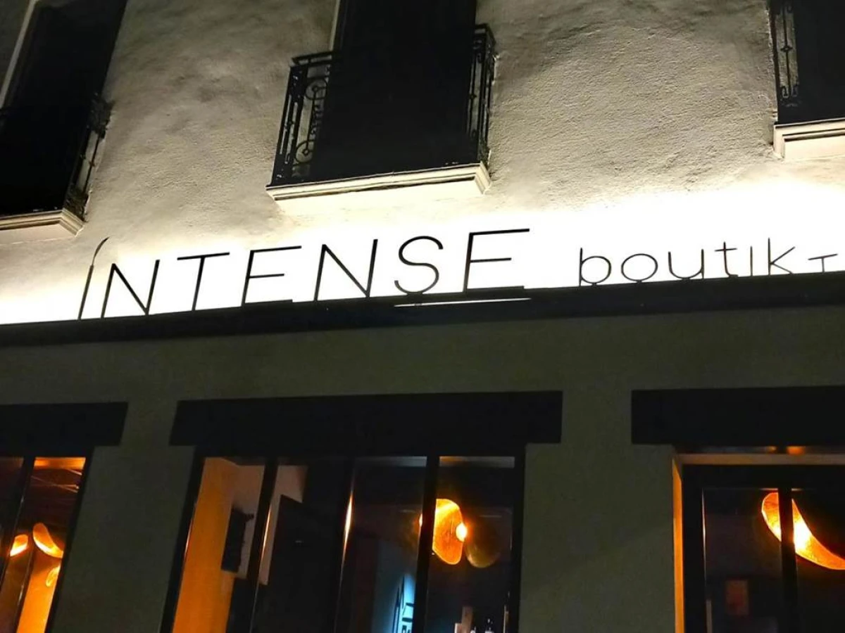 Intense Boutik-Hôtel - Bonjour Fun