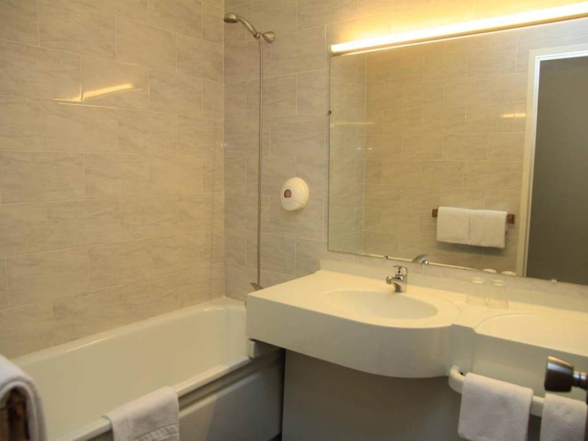 Isola Hôtel - Bonjour Fun