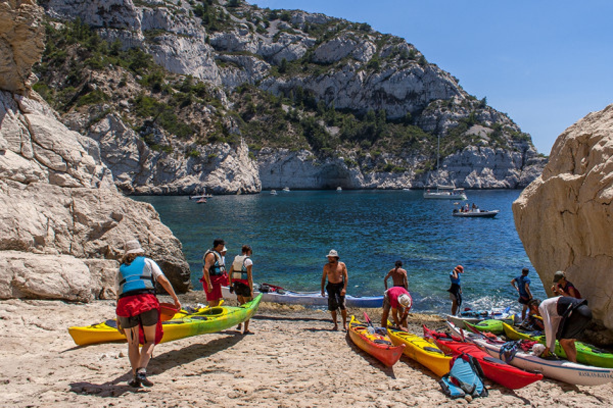 Journée découverte : Les Calanques en kayak de mer. - Bonjour Fun