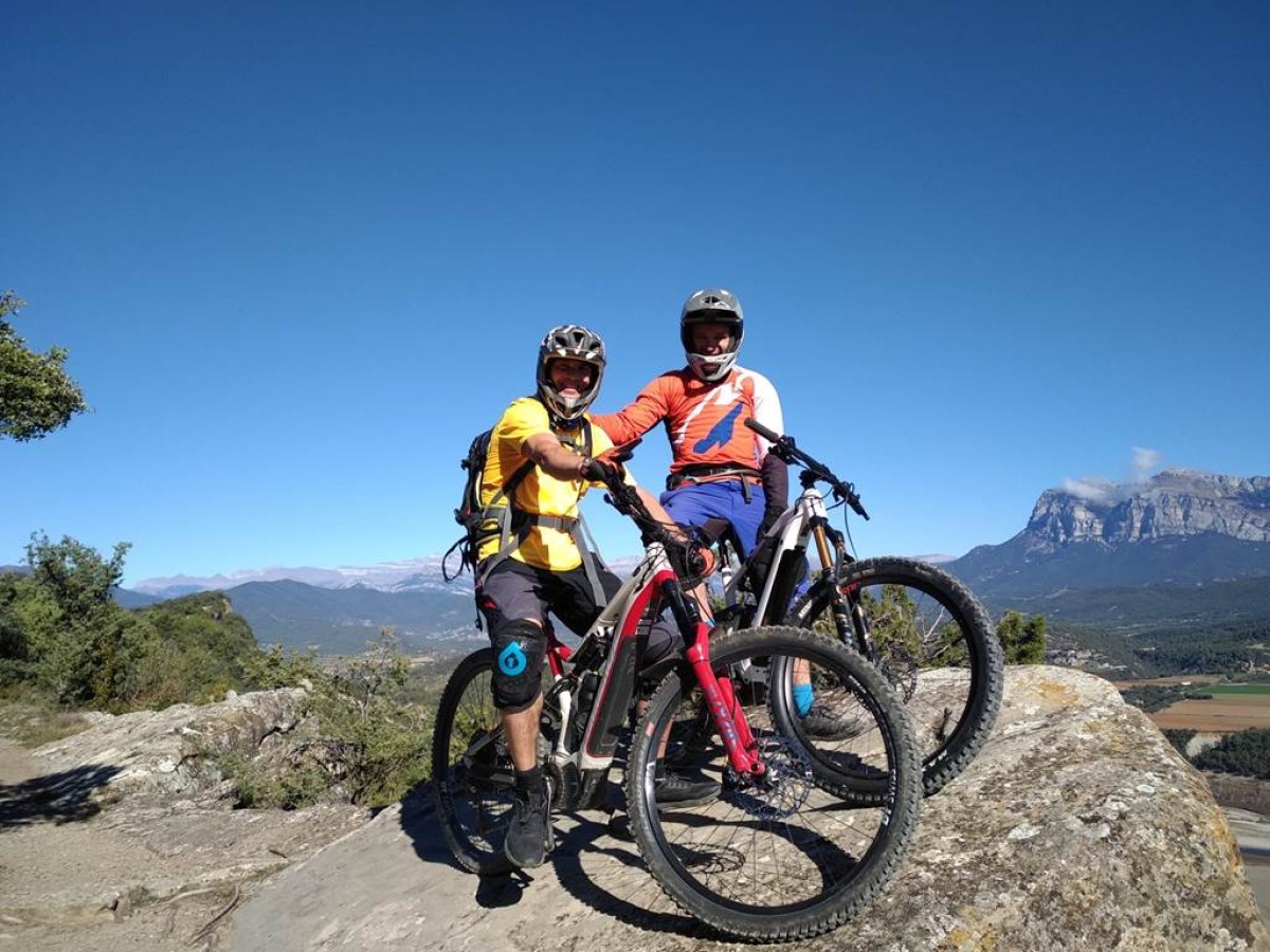 Journée VTTAE Enduro avec moniteur dans la Zona Zero, Ainsa - Bonjour Fun