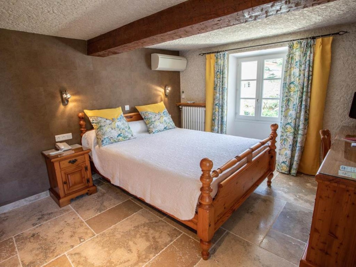 L' Escapade Hôtel & Restaurant - Bonjour Fun