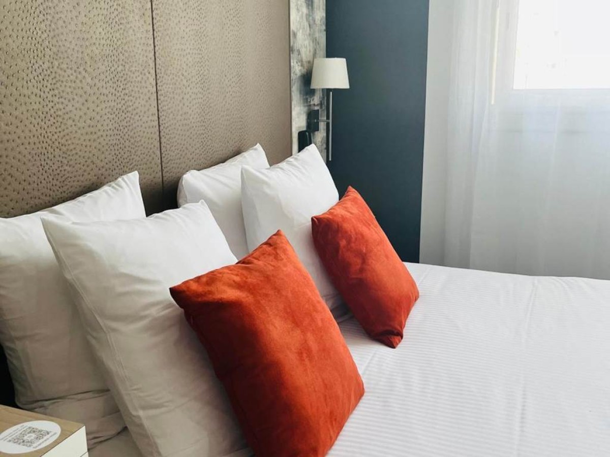 L'Hôtel Bristol - Bonjour Fun