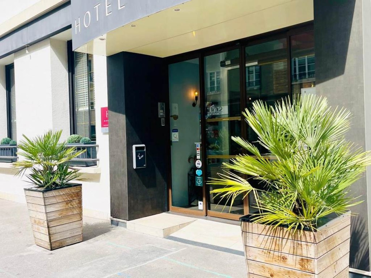 L'Hôtel Bristol - Bonjour Fun